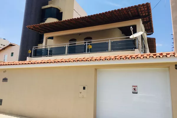 Casa bastante ampla com terreno de 320 m² e 327.80 m² de área construída em ótima localizaçã - Foto 1