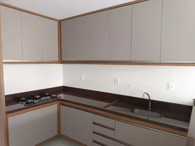 Casa duplex de 3 quartos sendo 2 suítes, piscina, espaço gourmet com churrasqueira depósito e ban - Foto 43