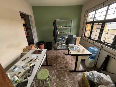 Loja comercial de esquina com 1210m² para alugar no Novo Mundo - Foto 13