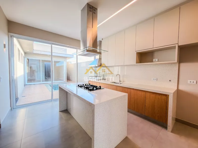 Casa à venda no Condomínio Soleil, com 148,43 m² de área construída, três suítes, piscina e quatro vagas de garagem - Foto Principal