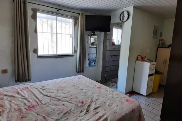 VENDO CASA DE 3 QUARTOS COM SUÍTE, 2 VAGAS DE GARAGEM NO BAIRRO URBIS VI, Vitória da Conquista, BA - Foto 5