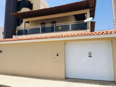 Casa bastante ampla com terreno de 320 m² e 327.80 m² de área construída em ótima localizaçã - Foto 2