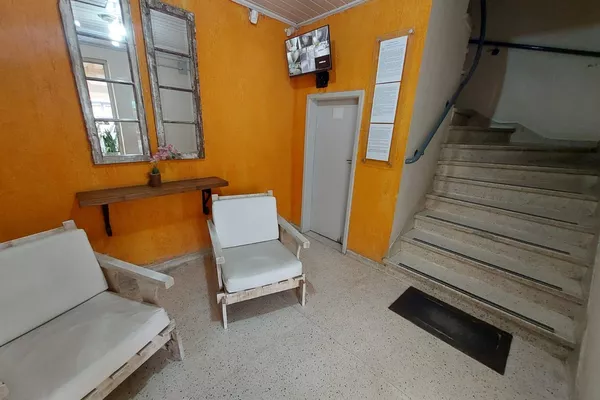 Vendo amplo apto 1dorm com box escriturado 2 andar  - Foto 5