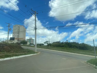 Terreno de Esquina no Bairro Candeias, Av. Luiz Eduardo, próximo a Fainor, Vitória da Conquista - - Foto 2