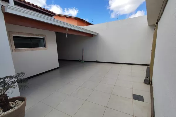 Vendo casa térrea de 3 quartos sendo 2 suites, área gourmet com churrasqueira garagem para 3 carro - Foto 3