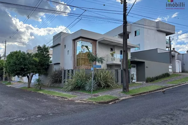 Casa  com Piscina  no Bairro Aeroporto - Foto 1