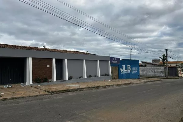 Casa a venda no Bairro Alto Maron, excelente oportunidade para investidores, em Vitória da Conquist - Foto 2