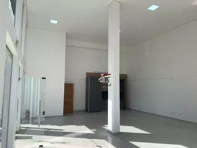 Loja com 100² de esquina no Água Verde para locação - Foto 4