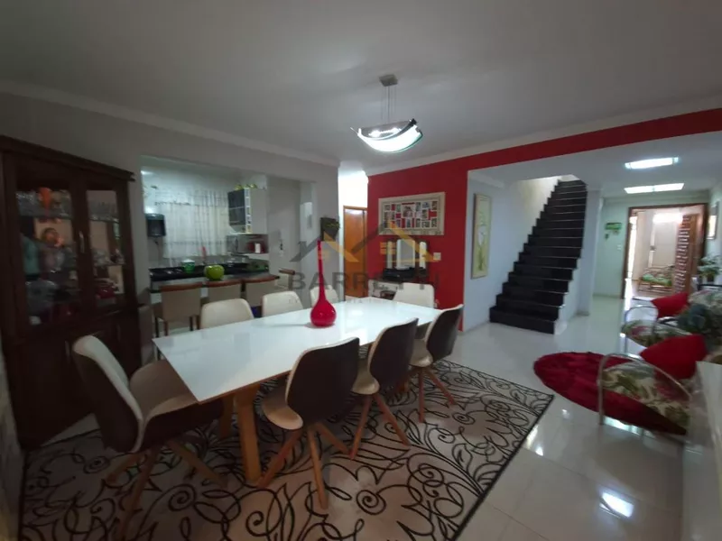 Casa à venda no bairro Serra Verde, com 280 m², 3 suítes, 4 banheiros e 3 vagas de garagem - Foto Principal