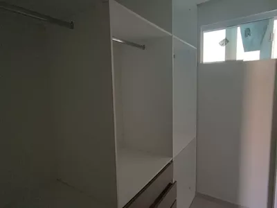 Casa duplex solta de 3 quartos sendo 2 suítes + piscina + espaço gourmet com churrasqueira à ven - Foto 23