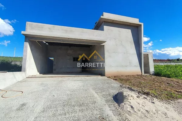 Casa à venda no Condomínio Belmonte com 3 quartos, sendo 1 suíte, 4 banheiros, piscina e 4 vagas de garagem - Foto 1