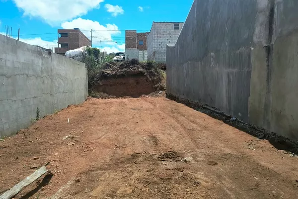 Oportunidade Terreno no asfalto à Venda no Lot Bateias 2. Bairro Zabelê em Vitória da Conquista - Foto 2