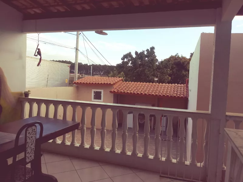 Oportunidade para investidores! Casa alugada à venda, com Habite se Comercial no Candeias com rua - Foto Principal