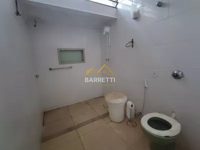 Casa à venda com 1.212 m², contendo quatro quartos, três salas, quatro banheiros e quatro vagas de garagem - Foto 31