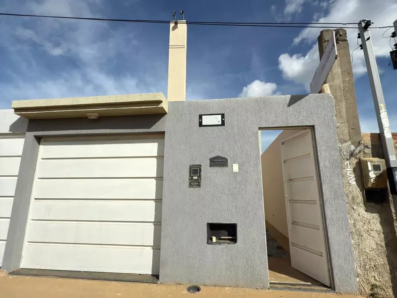 Casa geminada à Venda, Brasil, Vitória da Conquista, BA - Foto Principal