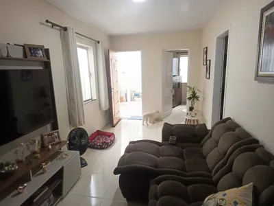 Casa com Sala, 2 quartos, copa, banheiro social, cozinha, área de serviços + edícula com quarto e - Foto 5