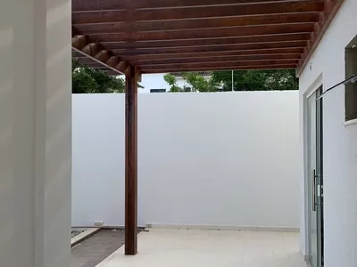 Casa duplex de 3 quartos sendo 2 suítes, piscina, espaço gourmet com churrasqueira depósito e ban - Foto 17