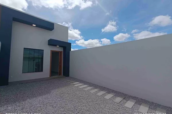 Linda casa nova de 3 quartos sendo 1 suíte, garagem para 2 carros, acabamento de primeira à Venda - Foto 1