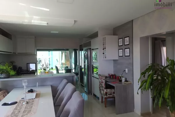 Casa com Piscina no Bairro São Francisco - Foto 5