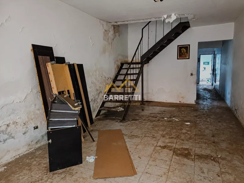 Casa Assobradada com 2 Quartos e Varanda à Venda no Jardim Nova Iguaçu - Oportunidade para Investidores - Foto Principal