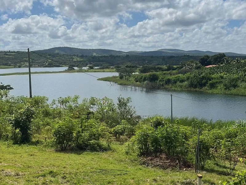 Excelente Sítio à Venda em Caraíbas – 3 Hectares, Casa e Estrutura Completa – Água em Abund? - Foto Principal
