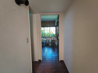 Casa para locação com 1.212 m², contendo quatro quartos, três salas, quatro banheiros e quatro vagas de garagem - Foto 8