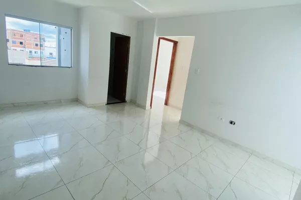 Vendo ótimo apartamento de 2 quartos com suíte, pronto para morar, apto no 2º andar - Foto 2