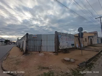Terreno na Av. Pará esquina, parte de cima, esquina com a Av. Paramirim. 3 terrenos urbanos com 300 - Foto 18
