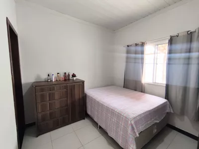Casa Duplex (solta) com 5/4 sendo 1 suíte, com garagem para 4 carros no Bairro Felícia na região - Foto 10