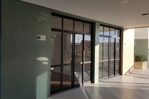 Apartamento com 3/4 sendo 1 suíte reversível para 4/4 2 vagas de garagem na Av. J Pedral próximo - Foto 6