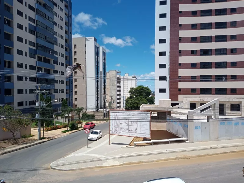 Casa tipo Sobrado solto no terreno a 300 mts da Faculdade Fainor com 4 salas, 3/4 no Bairro Candeia - Foto Principal