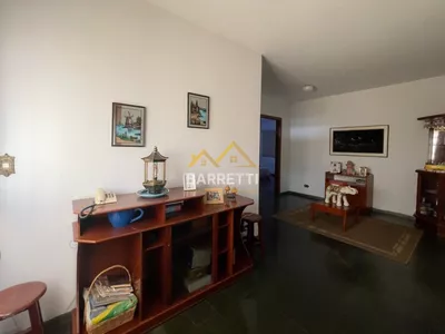 Chácara à venda no bairro Santa Rita, com 727 m² de construção, 6 quartos (sendo 4 suítes), piscina e 8 vagas de garagem - Foto 7