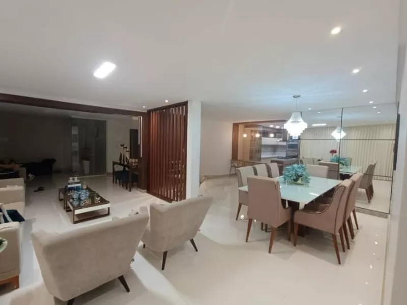 Casa com 5 quartos sendo 3 suítes, área gourmet com jacuzzi, piscina aquecida, em Bairro Boa Vista - Foto Principal