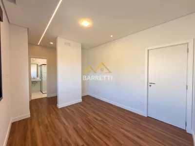 Sobrado à venda, com 305m², 3 suítes, 5 banheiros, piscina e 4 vagas de garagem no condomínio Villa D'Aquila - Foto 26
