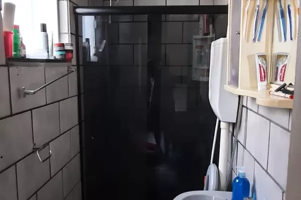 VENDO CASA DE 3 QUARTOS COM SUÍTE, 2 VAGAS DE GARAGEM NO BAIRRO URBIS VI, Vitória da Conquista, BA - Foto 3