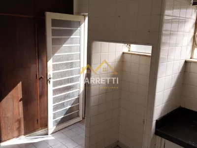 Casa para locação no São Dimas, com 307 m², 6 quartos, 3 banheiros, quintal e 2 vagas de garagem - Foto 7