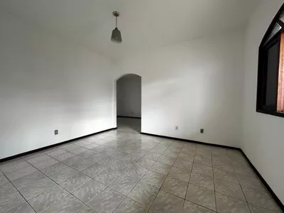 Casa a venda no Bairro Alto Maron, excelente oportunidade para investidores, em Vitória da Conquist - Foto 6