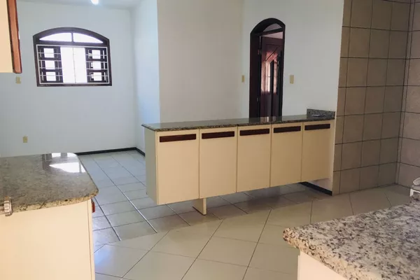Casa bastante ampla com terreno de 320 m² e 327.80 m² de área construída em ótima localizaçã - Foto 5