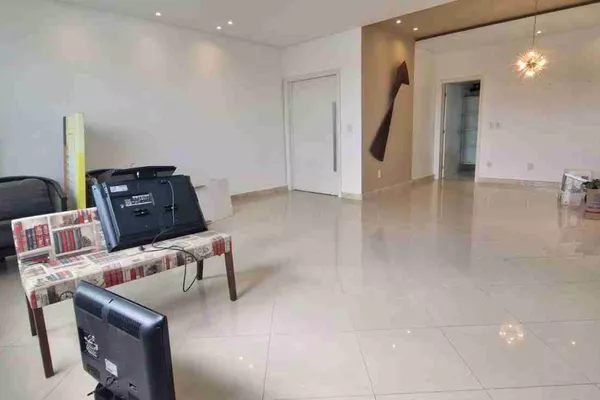 Apartamento 3 suítes à Venda com 160 m², suítes com planejados + dependência completa, Bairro C - Foto 5