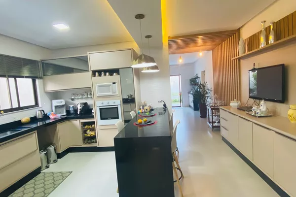 Linda Casa de 4 quartos sendo 3 suítes mais dependência completa e 4 vagas de garagem no Alphavill - Foto 5