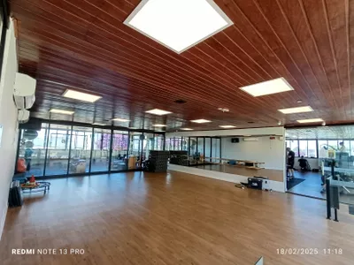 Casa 3 suítes, sala cozinha e gourmet com planejados alto padrão Alphaville II condomínio com inf - Foto 4