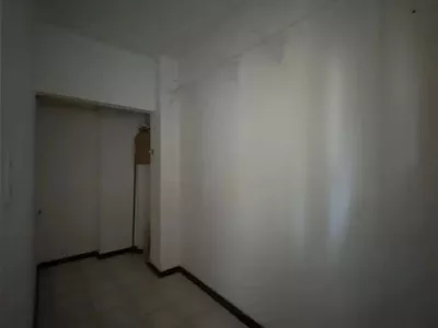 Vendo amplo apto 2 dormitórios 4 andar fundo.  - Foto 9