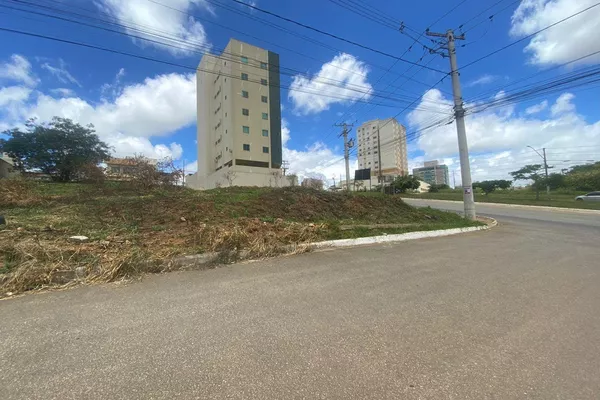Terreno de Esquina no Bairro Candeias, Av. Luiz Eduardo, próximo a Fainor, Vitória da Conquista - - Foto 3