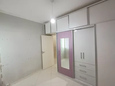 Excelente apartamento de 2 quartos sendo 1 suíte de 1ª andar com planejados na cozinha e quartos p - Foto 15