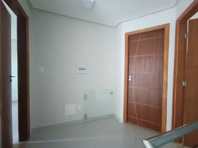 Casa duplex de 3 quartos sendo 2 suítes, piscina, espaço gourmet com churrasqueira depósito e ban - Foto 35
