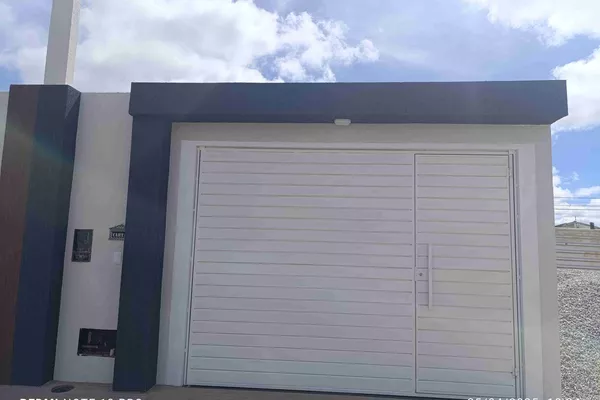 Linda casa nova de 3 quartos sendo 1 suíte, garagem para 2 carros, acabamento de primeira à Venda - Foto 2