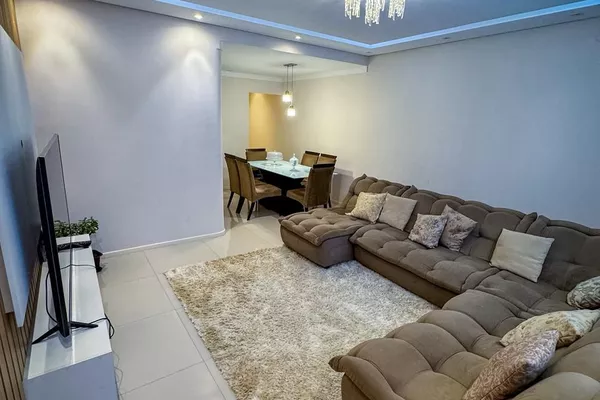Apartamento de 2º andar nascente mobiliado e decorado para venda, 2 quartos sendo 1 suíte, cozinha - Foto 2
