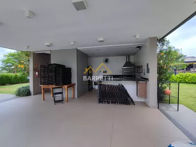Sobrado à venda, com 305m², 3 suítes, 5 banheiros, piscina e 4 vagas de garagem no condomínio Villa D'Aquila - Foto 43