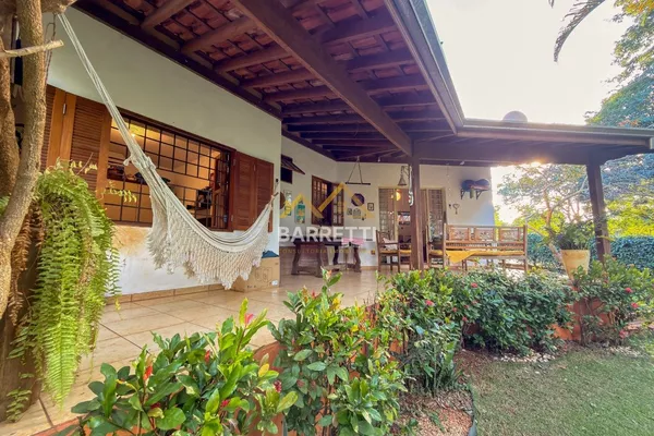 Chácara à venda no Bairro Santa Rita com 213 m² de construção, 5 quartos (sendo 1 suíte), 3 banheiros e amplo quintal - Foto 1