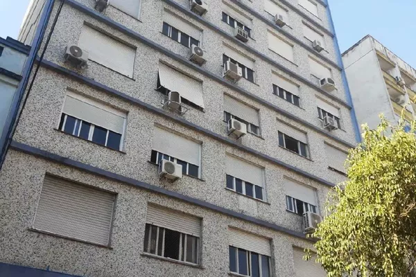 Vendo Apto 2dorm 2banheiros e box duplo - Foto 1